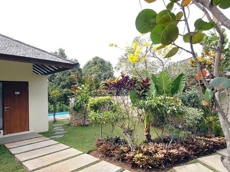 Dago Heuvel Resort Cimenyan Exterior photo